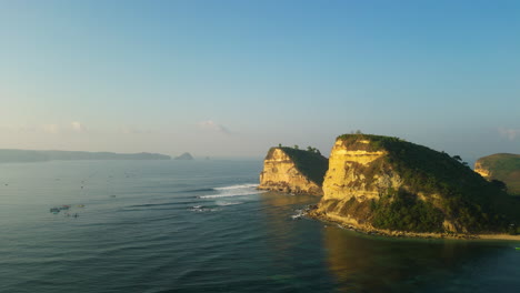 Vista-Aérea-De-La-Bahía-De-Lombok-Gerupuk---El-Paraíso-Del-Surf-De-Indonesia