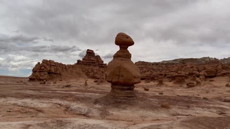A-tall-hoodoo-in-Utah's-Goblin-Valley---landscape-panorama
