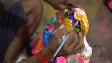 An-artist-is-making-an-idol-of-a-Hindu-deity