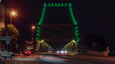 Night-traffic-driving-across-Story-Bridge-timelapse,-Brisbane,-Queensland,-Australia