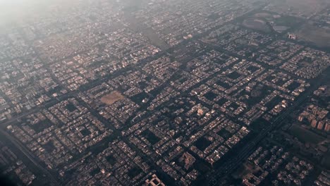 Erhöhen-Sie-Die-Landschaft-Aus-Häusern-Und-Straßen-Im-Stadtbild-Von-Delhi