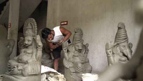 An-artist-is-making-an-idol-of-a-Hindu-deity