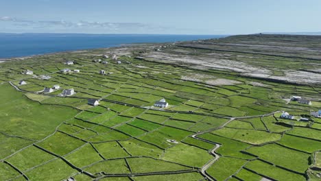Drohnenflug-über-Inis-Weitere-Aran-Inseln-Westlich-Von-Irland