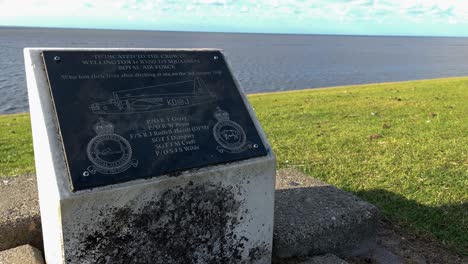 Das-Memorial-Monument-Stürzte-Während-Des-Zweiten-Weltkriegs-Mit-Einem-Wellington-MK-IC-Der-115.-Staffel-Ab