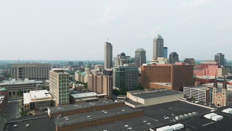 Empty-Scenic-Of-The-Skyline-Of-Indianapolis-Downtown-During-Daytime-In-Indiana,-United-States
