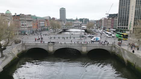 Aerial-View-of-O'Connell-Bridge-in-Downtown-Dublin,-Ireland