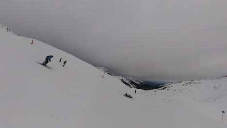 Skier-Falling---POV-Group-Snowboarding-Down-Ski-Slope-in-6K-|-Insta360