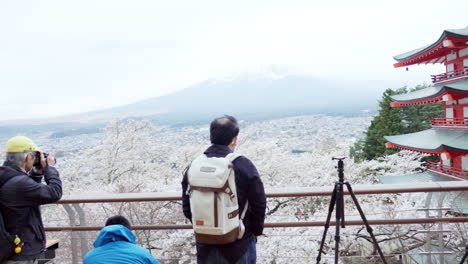 YAMANASHI,-JAPAN---APRIL-6,-2023:-Male-photographers-taking-photo-of-Mt