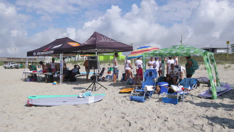 Zelte,-Die-Bei-Einer-Surfveranstaltung-Oder-Einem-Surfwettbewerb-Aufgestellt-Werden