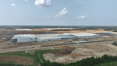 Antena-De-Construcción-En-La-Ciudad-De-Blueoval-En-Stanton,-Tennessee.