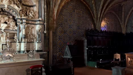 Panning-shot-of-historic-church-chapel-inside-Pena-Palace-in-Sintra,-Portugal