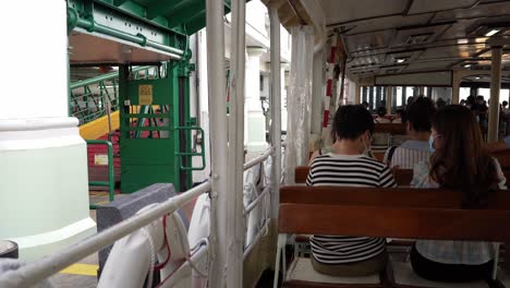 Fahrt-Mit-Der-Star-Ferry-In-Hongkong