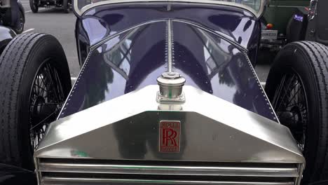 Atemberaubende-Farben-Und-Finish-Eines-Oldtimers-Von-Rolls-Royce-Bei-Der-Gordon-Bennett-Rallye-In-Kildare,-Irland