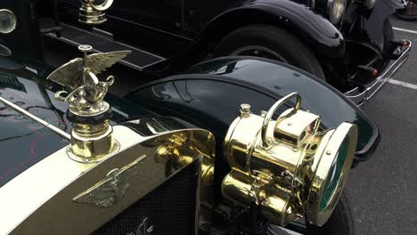 Vintage-car-shiny-brass-and-paintwork-craftsmanship-from-another-era-Gordon-Bennett-Rally-Ireland