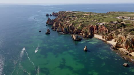 La-Increíble-Costa-De-Lagos,-En-La-Provincia-De-Algarve,-Portugal,-En-Drone