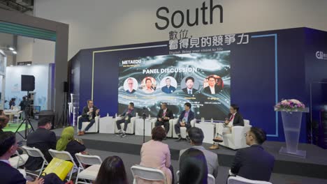 Speakers-having-panel-discussion-during-Taiwan-Smart-City-Summit-and-Expo-2023