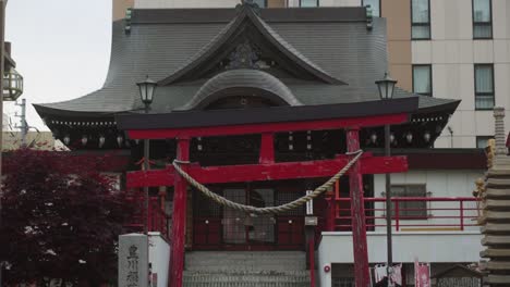 Toyokawa-Inari-Sapporo-Betsuin-Buddhistischer-Tempel-In-Sapporo