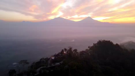 Sonnenaufgang-über-Dem-Menoreh-Hügel-In-Zentral-Java,-Indonesien