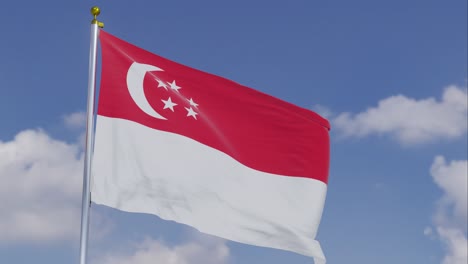 Bandera-De-Singapur-Moviéndose-En-El-Viento-Con-Un-Cielo-Azul-Claro-En-El-Fondo,-Nubes-Moviéndose-Lentamente,-Asta-De-Bandera,-Cámara-Lenta