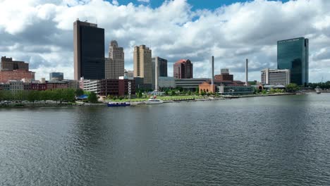 Toledo,-Ohio-skyline-as-seen-from-Maumee-River