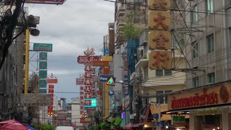 Chinatown-Signage-Lighting-Overhanging-Yaowarat-Road-in-Bangkok,-Thailand