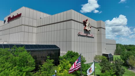 Anheuser-Busch,-Budweiser-Fabrik-In-Fort-Collins,-Colorado