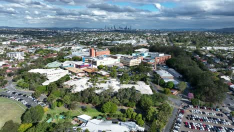 Aerial-push-in-flyover-shot-of-Brisbanes-Prince-Charles-Hospital