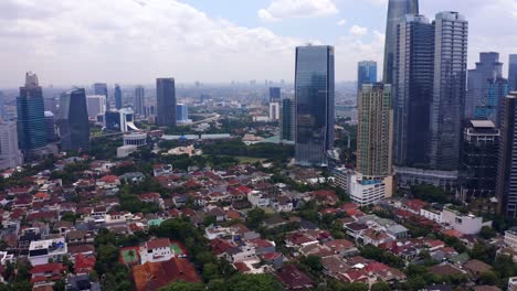 Vista-Panorámica-Del-Horizonte-De-La-Ciudad-De-Kuningan-Y-La-Zona-Residencial-Durante-El-Día-En-Yakarta,-Indonesia