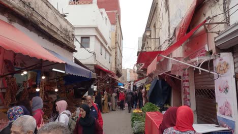 Busy-street-scene-of-locals-on-street-in-Medina