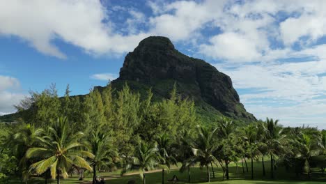 Rocky-mountain-on-a-tropical-island,-establishing-shot