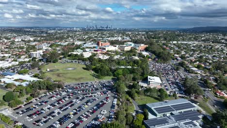 Establishing-drone-shot-of-Brisbane's-Prince-Charles-Hospital
