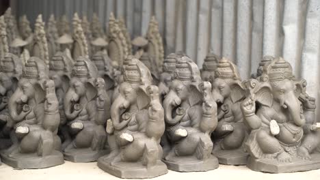 Many-Ganesha-idols-are-left-to-dry-after-being-made
