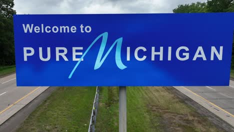 Willkommen-Im-Reinen-Michigan-Schild