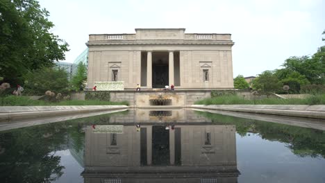 Establishing-Shot-of-Rodin-Museum---Philadelphia,-PA