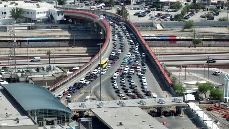 United-States-Customs-checkpoint-in-El-Paso,-Texas