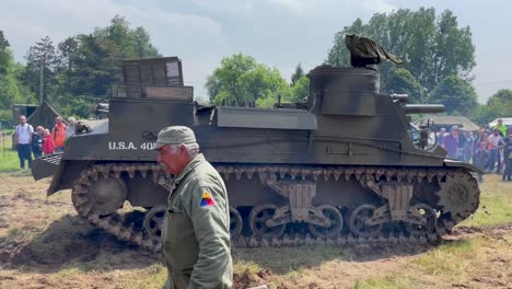 Operating-American-World-War-2-tank-in-Normandy