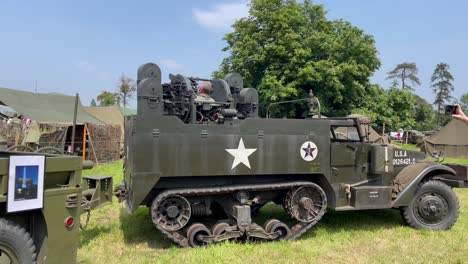 Betrieb-Eines-Funktionierenden-Maxson-M45-Quadmount-Turms-Auf-Einem-M16-Halbkettenfahrzeug-In-Der-Normandie-Während-Des-D-Days