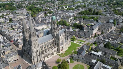 Standpunkt-Der-Kathedrale-Von-Bayeux,-Frankreich-Drohne,-Luftaufnahme
