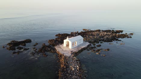 La-Iglesia-De-Agios-Nikolaos-En-La-Ciudad-De-Georgioupolis-En-Creta,-Grecia.
