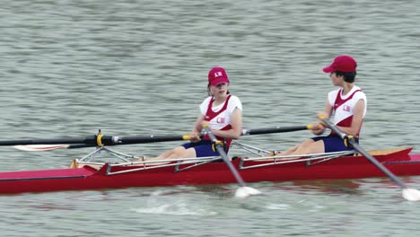 Remo-Dinámico-En-Doble-Scull-Durante-La-Carrera-De-Remo.