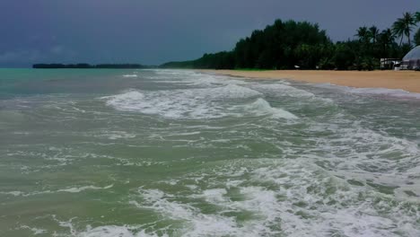 Die-Atemberaubende-Bucht-Von-Kamala-Beach-In-Phuket,-Thailand