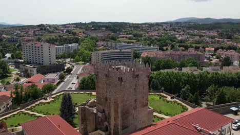 Mittelalterliche-Burg-Und-Stadt-Chaves,-Portugal