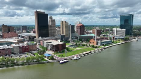 Toledo-Ist-Eine-Stadt-Im-Lucas-County,-Ohio,-Vereinigte-Staaten