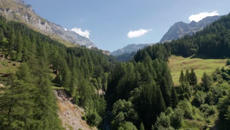 Jib-up-of-beautiful-valley-in-Swiss-countryside