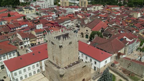 Mittelalterliche-Burg-Und-Stadt-Chaves,-Portugal