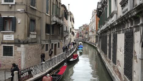 Tourists-Walking-Along-Canal-In-Santo-Campo-In-Venice