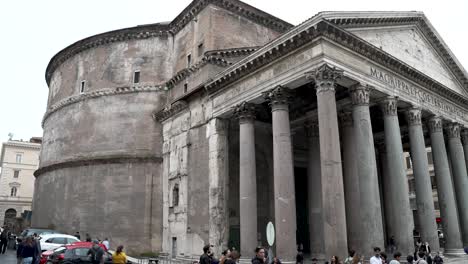 Touristen-Und-Menschen-Auf-Der-Piazza-Della-Rotonda-Vor-Dem-Pantheon