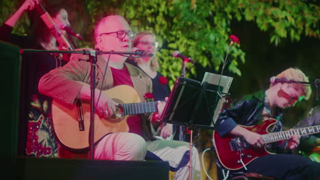 Pedro-Branco-24-De-Abril-De-2023-Tocando-Canciones-Revolucionarias-En-Jardim-Avelar-Brotero-Alcantara-Lisboa