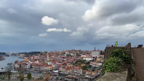Porto,-Portugal-Desde-Arriba-Con-Vistas-Al-Puente-Dom-Luis-1,-El-Río-Duero-Y-La-Ciudad-De-Porto
