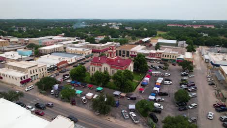 Imágenes-Aéreas-Del-Juzgado-Del-Condado-De-Lampasas-En-Texas-Ubicado-En-501-Fourth-St,-Lampasas,-TX-76550.